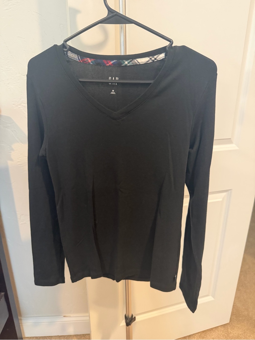 GAP Black V-Neck Long Sleeve Tee
